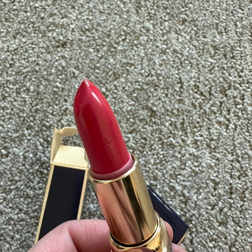 Avon Ultra Color Rich Lipstick‎ - Country Rose 0.13 Fl oz